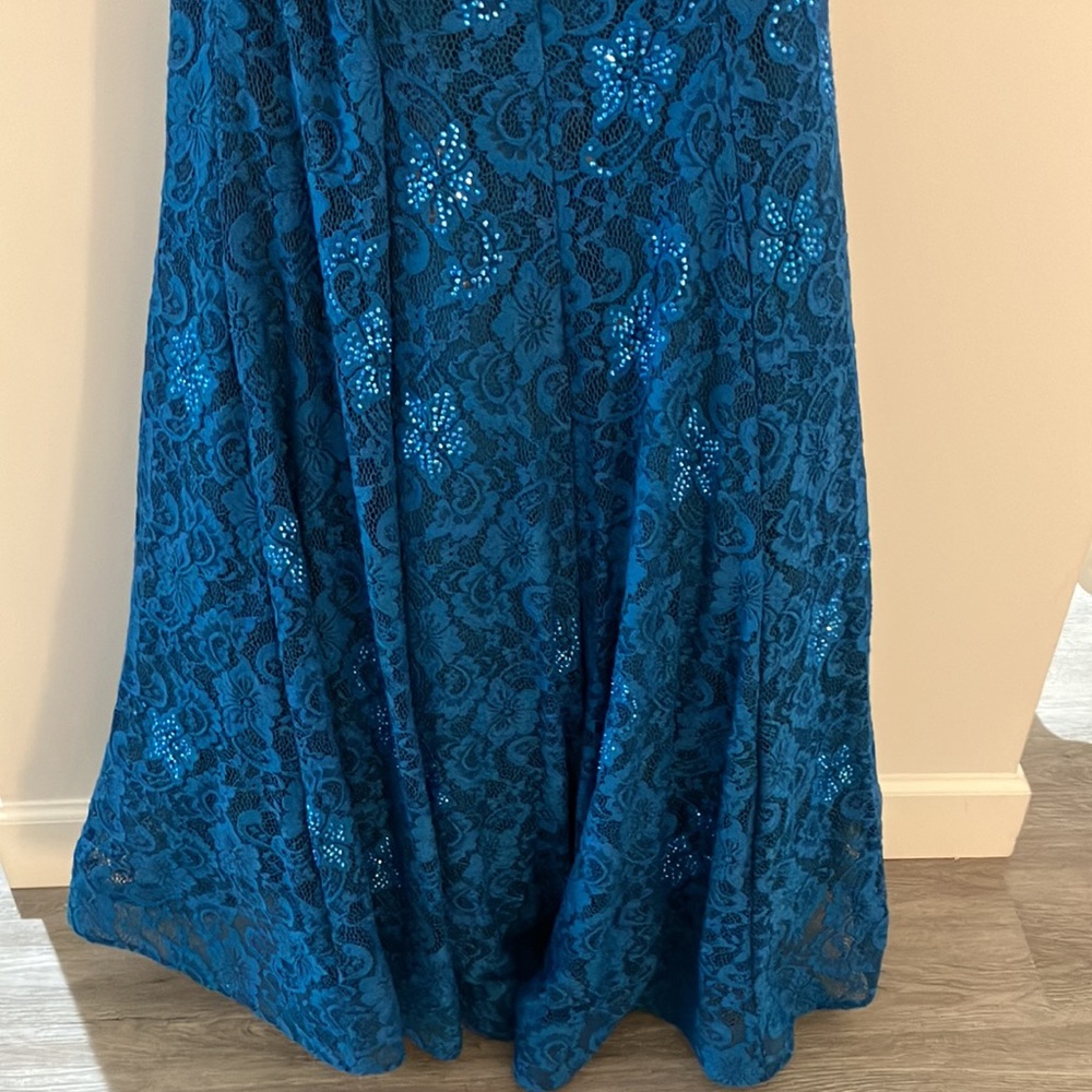 Backless Off Shoulder Gown - Picture 12 of 13